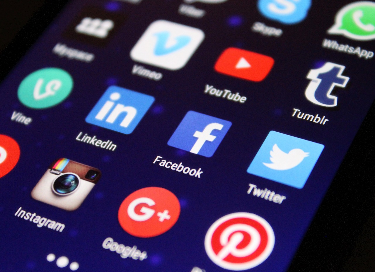entdecken sie die besten strategien für erfolgreiches business networking. erweitern sie ihr netzwerk, knüpfen sie wertvolle kontakte und fördern sie ihr berufliches wachstum mit praktischen tipps und effektivem networking.
