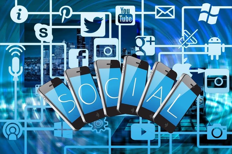 Wie beeinflusst Social Media unsere Kaufentscheidungen?