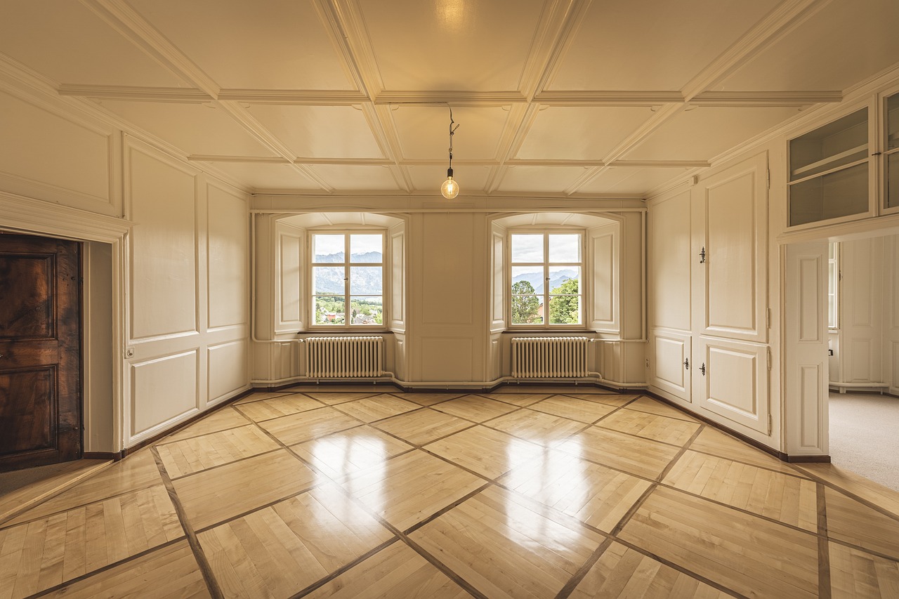 Wie kann man mit kleinem Budget erfolgreich in Immobilien investieren?